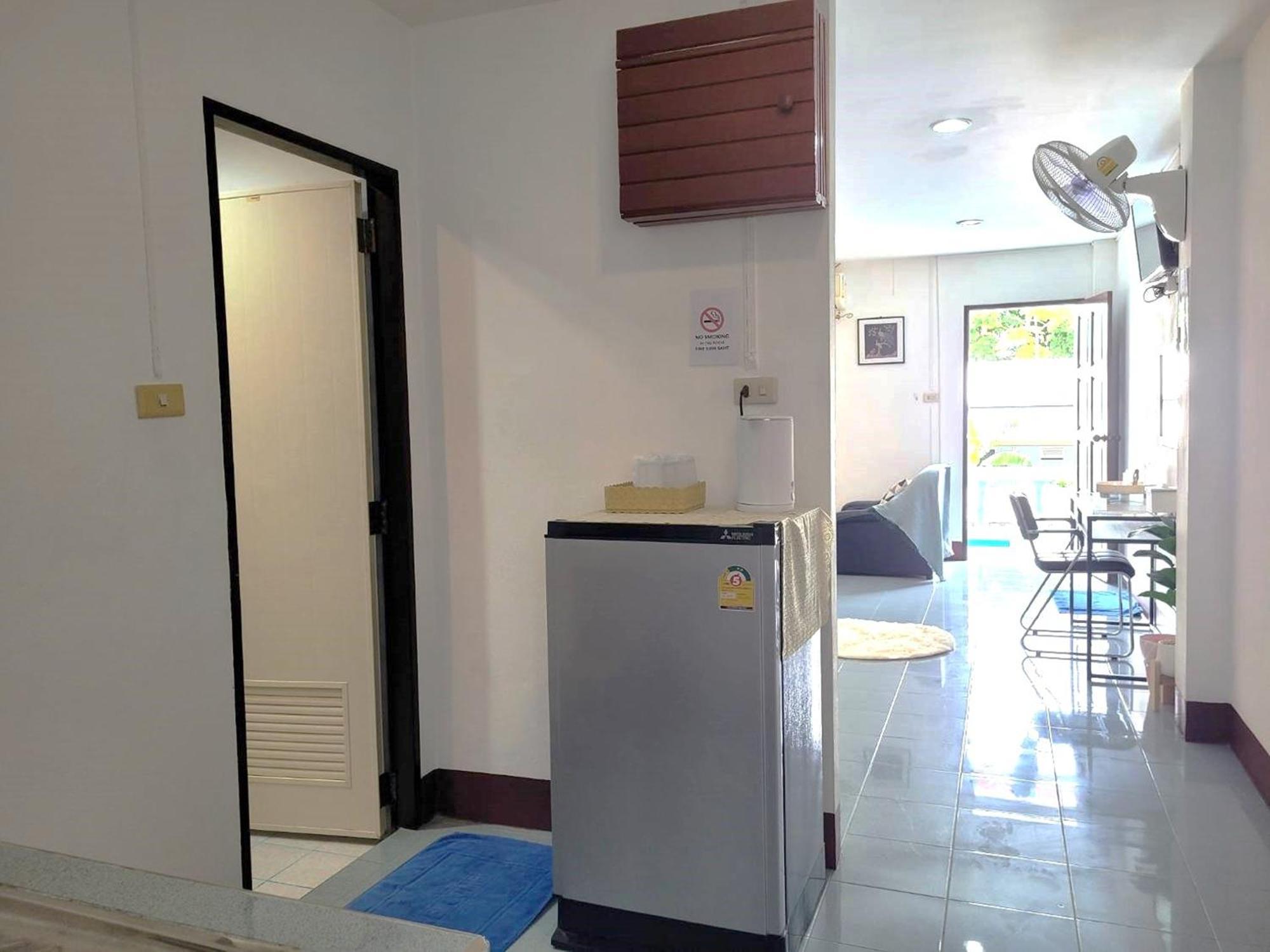 Rabbit Mansion Patong Hotel Екстериор снимка