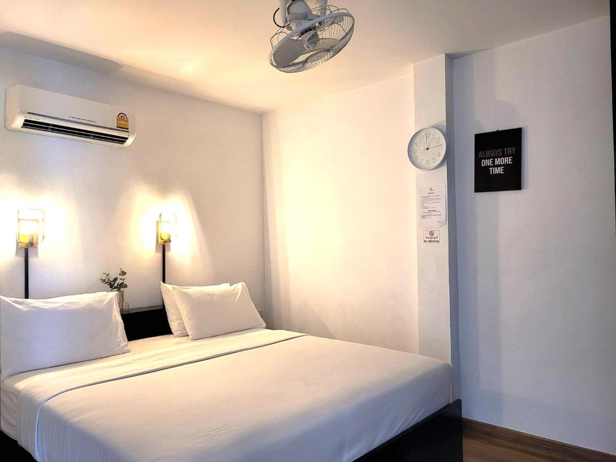 Rabbit Mansion Patong Hotel Екстериор снимка