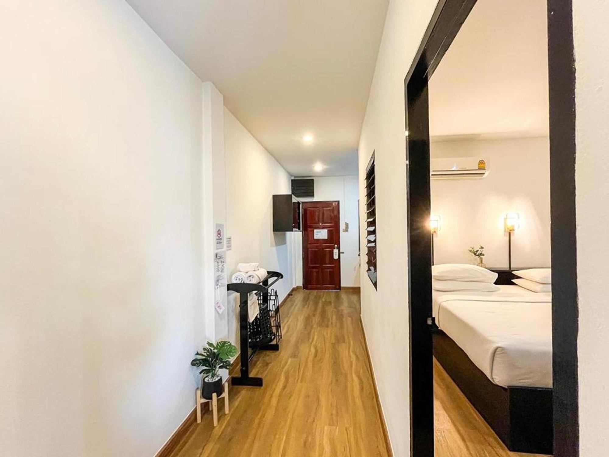 Rabbit Mansion Patong Hotel Екстериор снимка