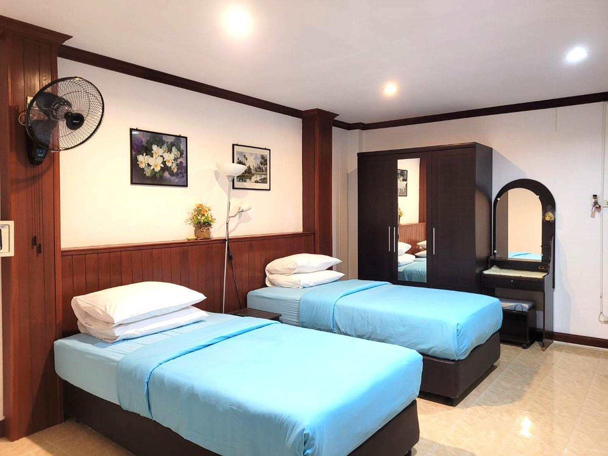 Rabbit Mansion Patong Hotel Екстериор снимка