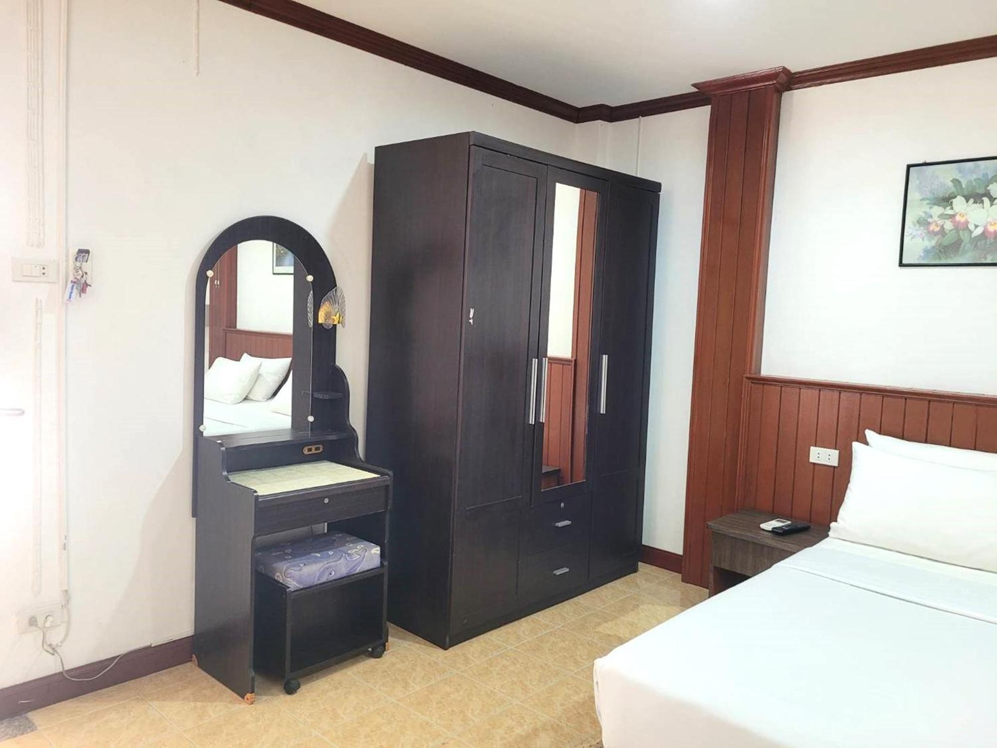 Rabbit Mansion Patong Hotel Екстериор снимка