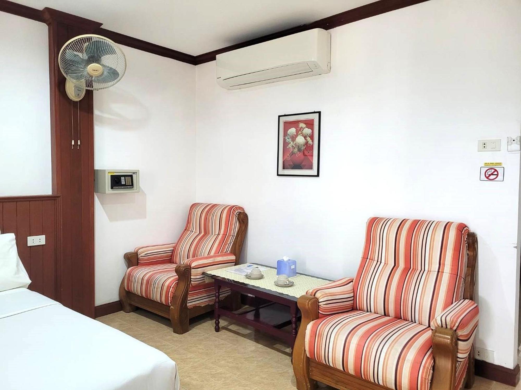 Rabbit Mansion Patong Hotel Екстериор снимка