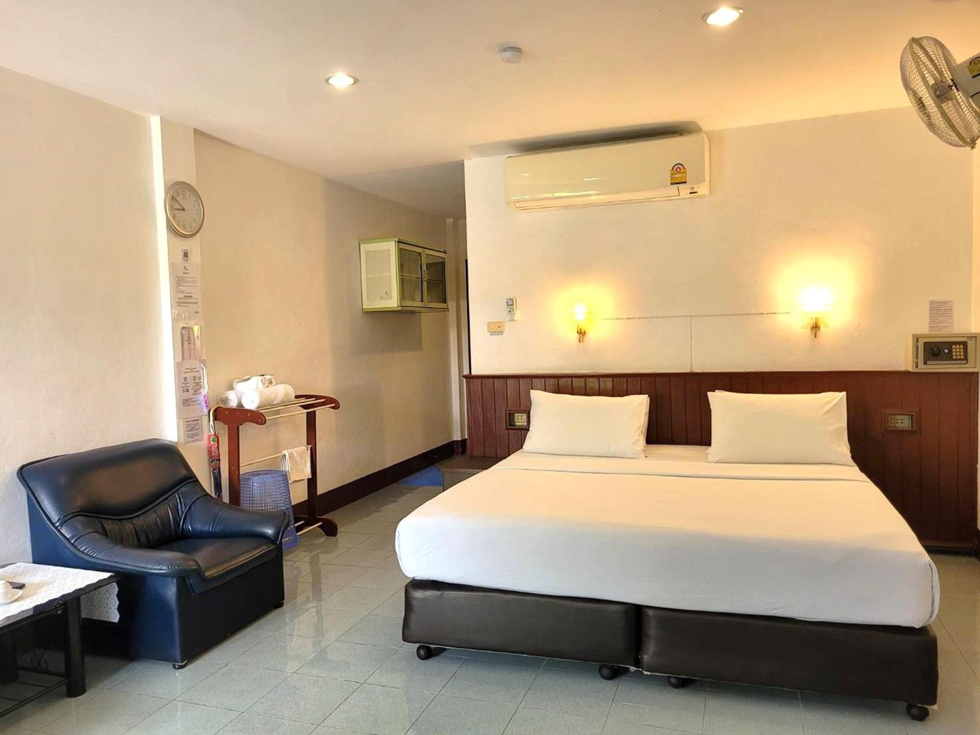 Rabbit Mansion Patong Hotel Екстериор снимка