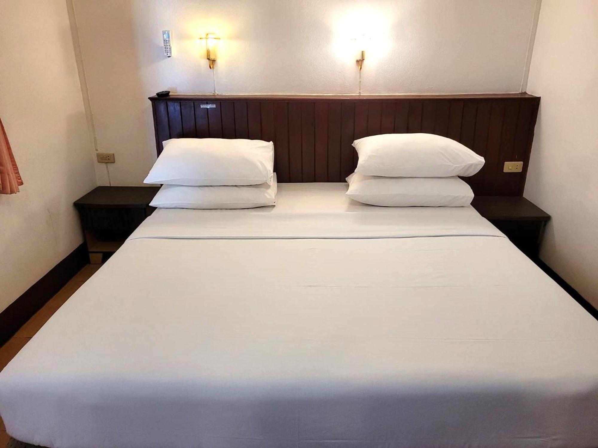 Rabbit Mansion Patong Hotel Екстериор снимка
