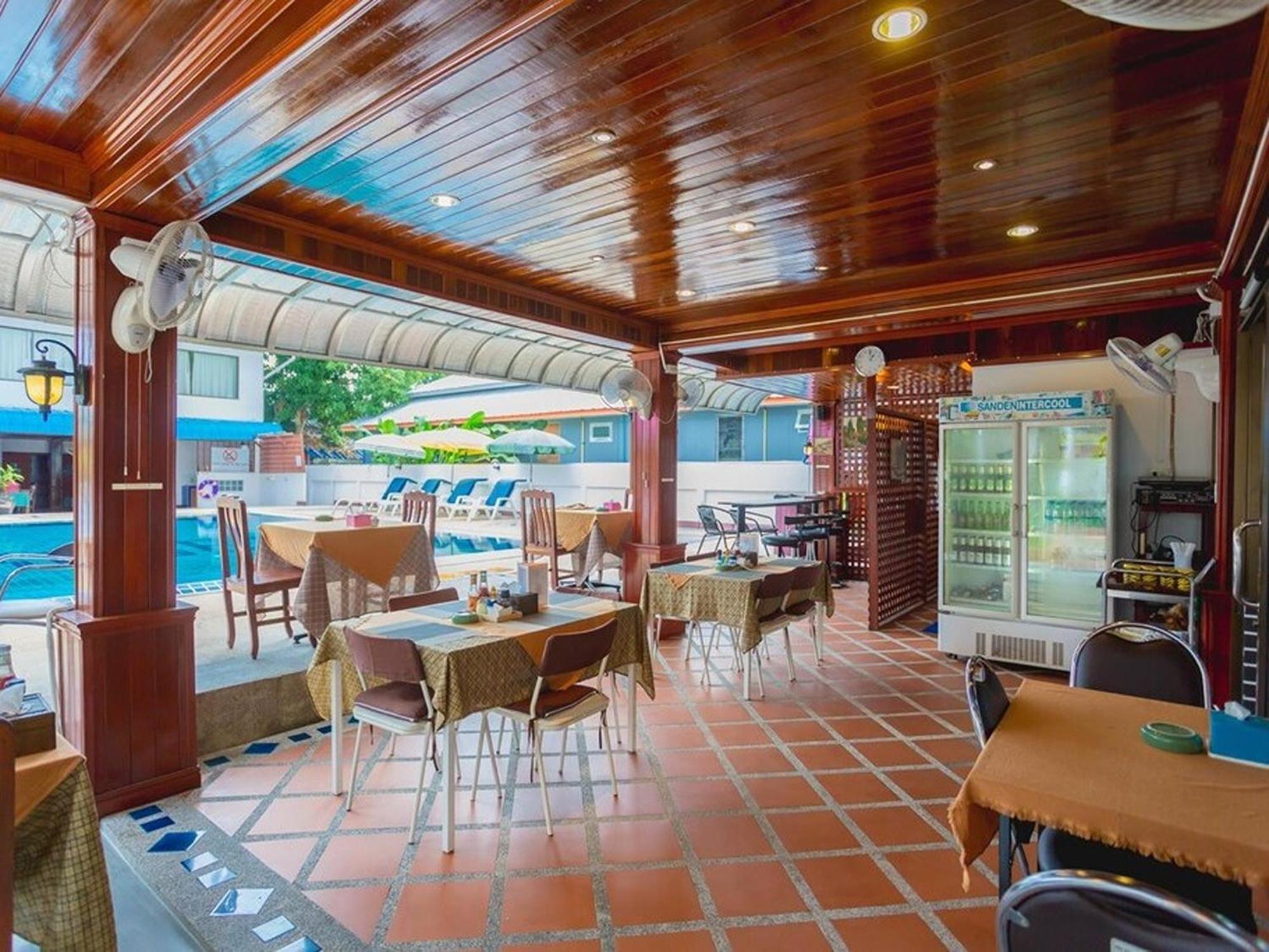 Rabbit Mansion Patong Hotel Екстериор снимка
