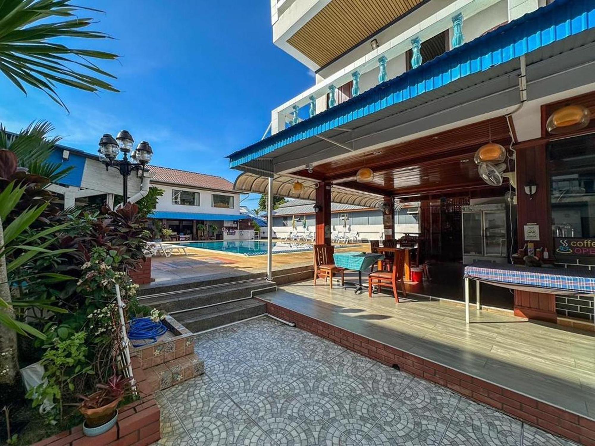Rabbit Mansion Patong Hotel Екстериор снимка