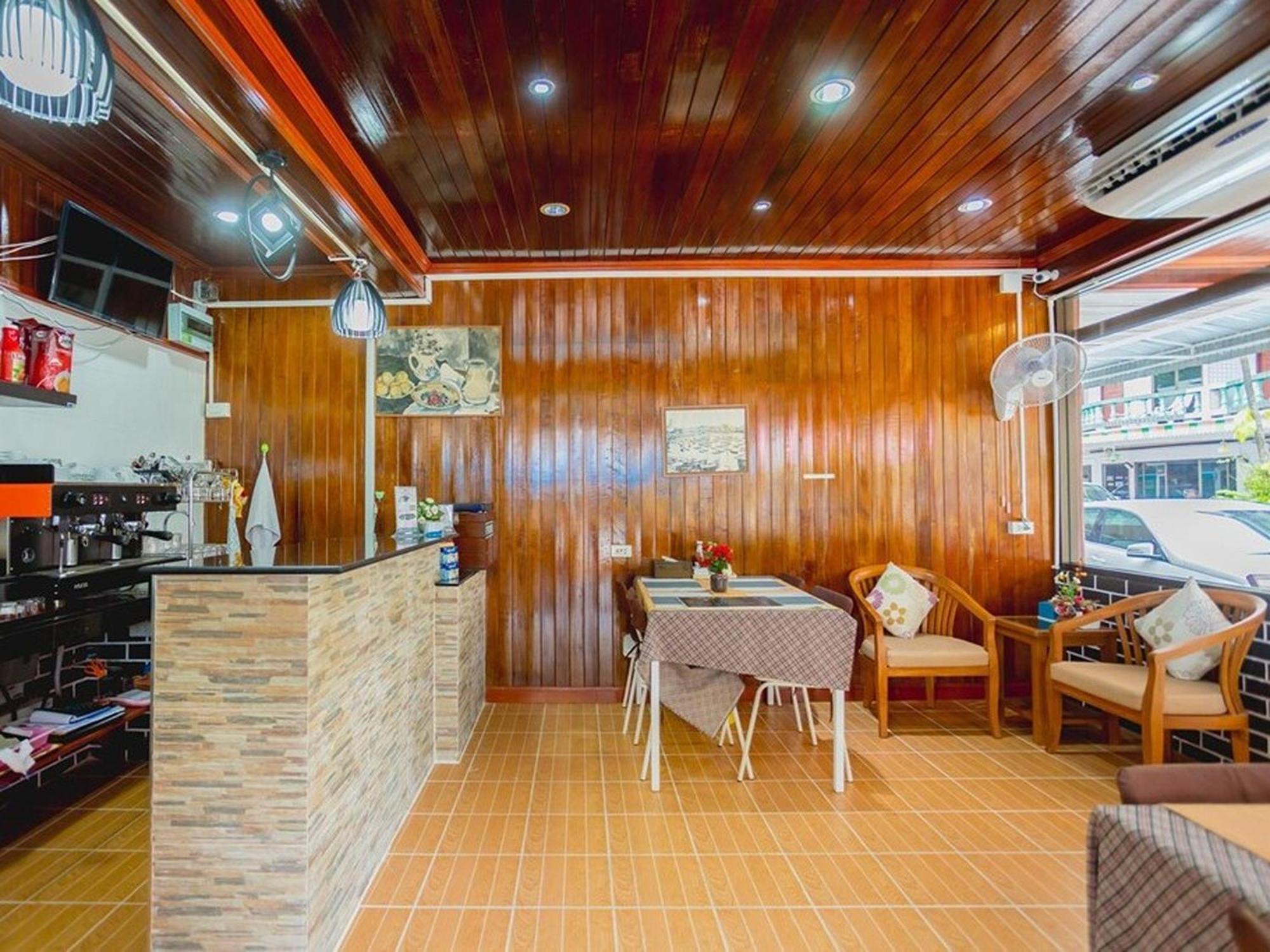 Rabbit Mansion Patong Hotel Екстериор снимка