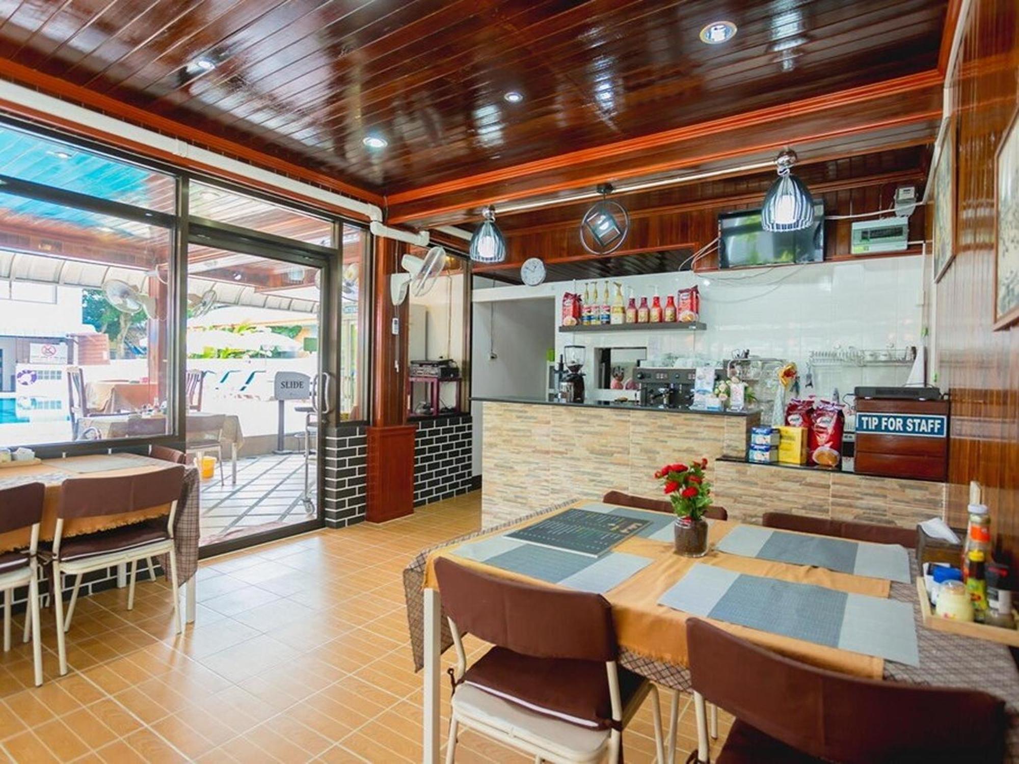 Rabbit Mansion Patong Hotel Екстериор снимка