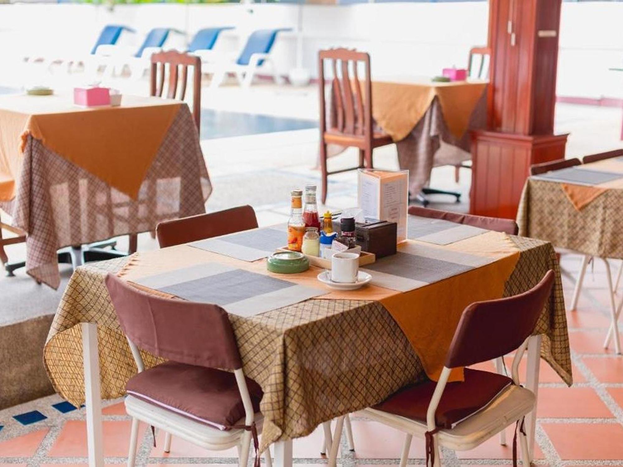 Rabbit Mansion Patong Hotel Екстериор снимка
