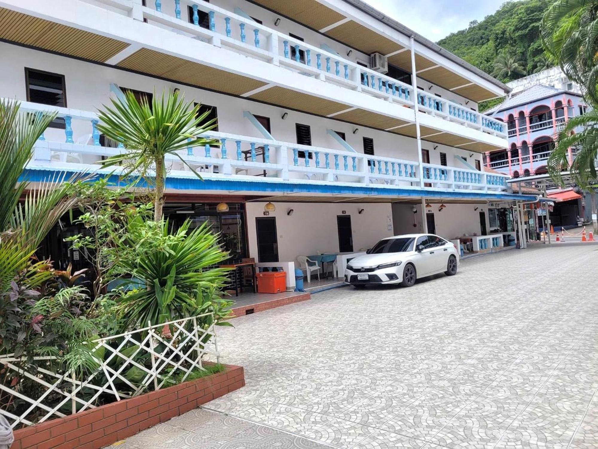Rabbit Mansion Patong Hotel Екстериор снимка