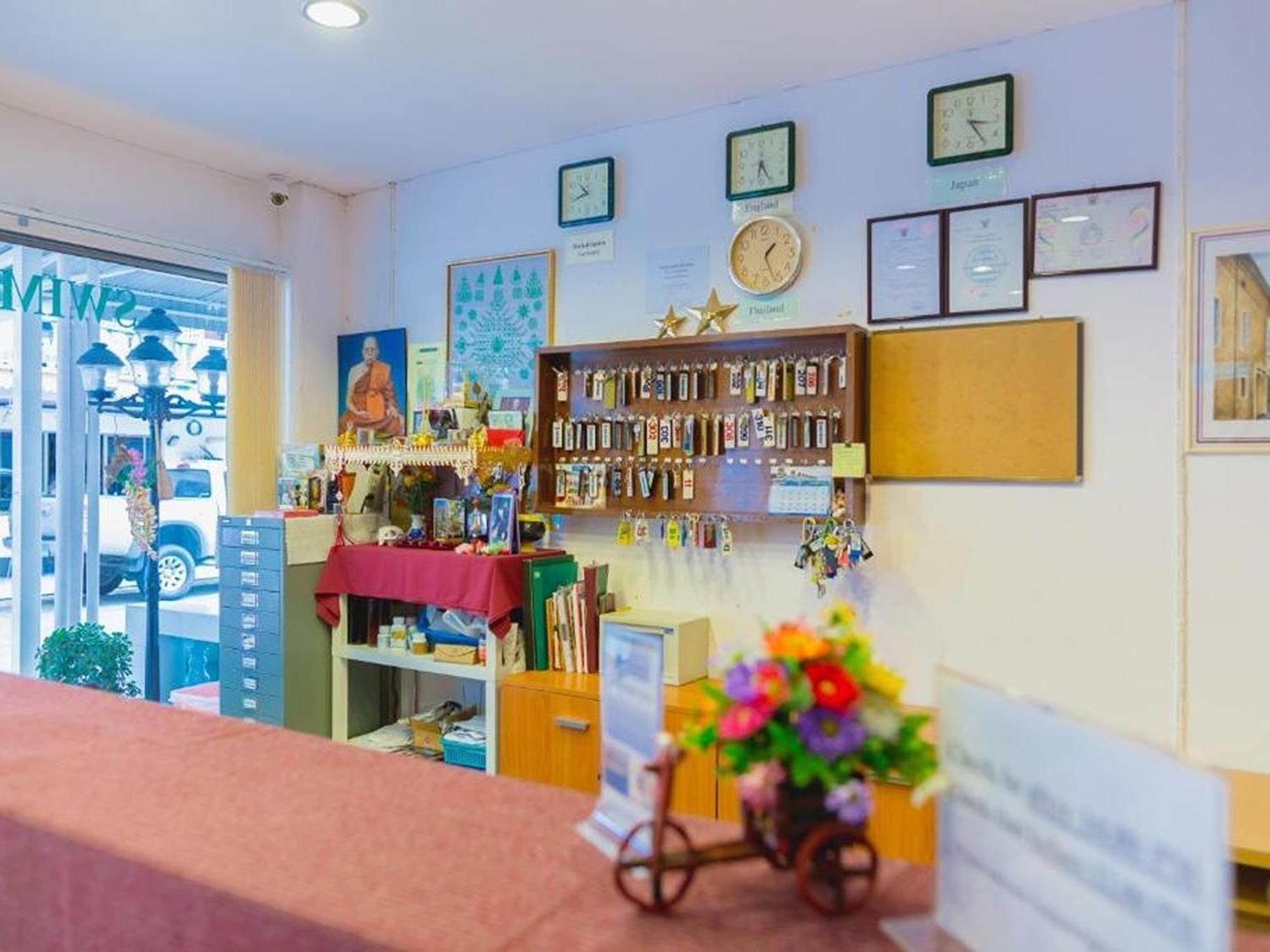 Rabbit Mansion Patong Hotel Екстериор снимка